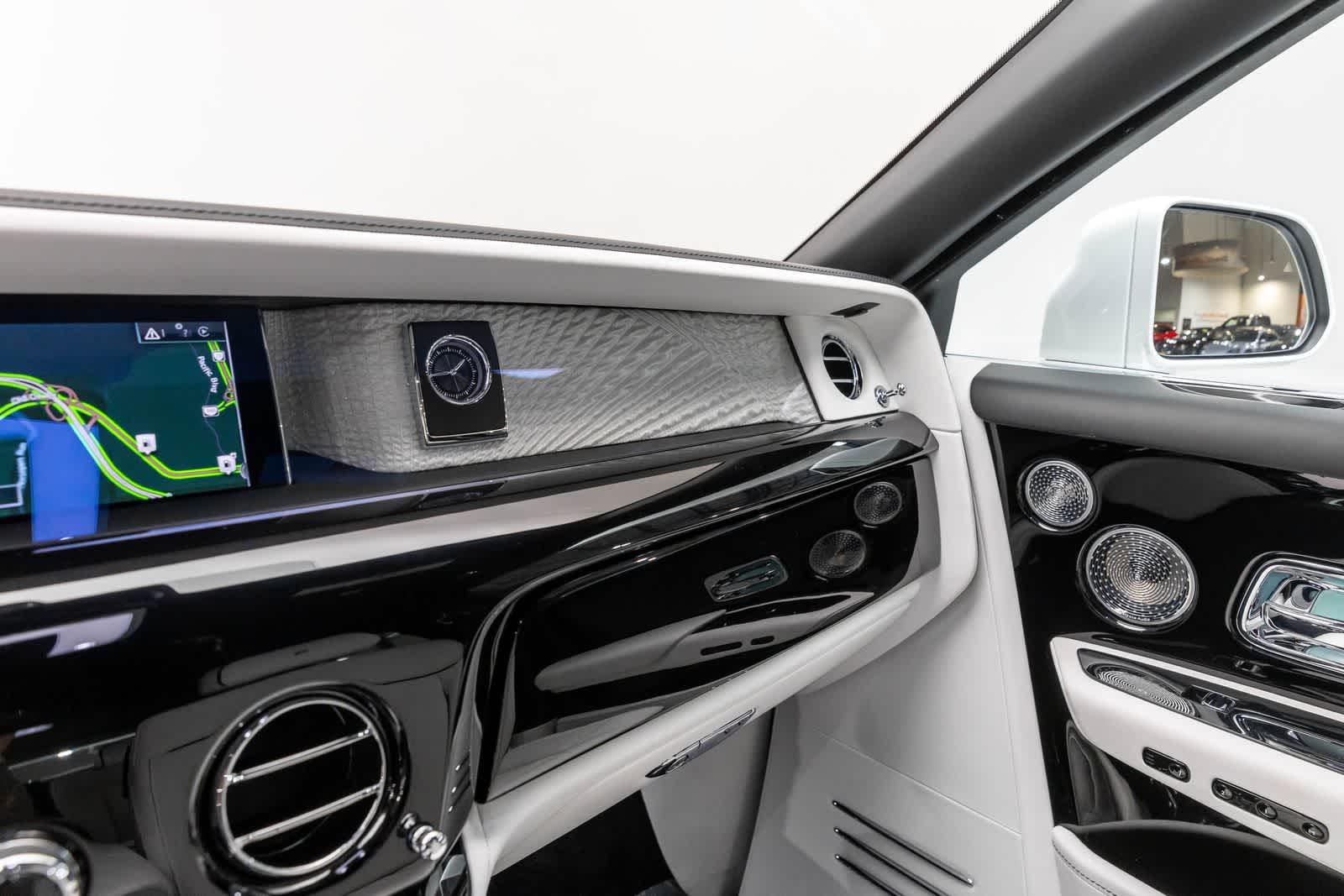 Thumbnail: 2020 Rolls-Royce Phantom - 32