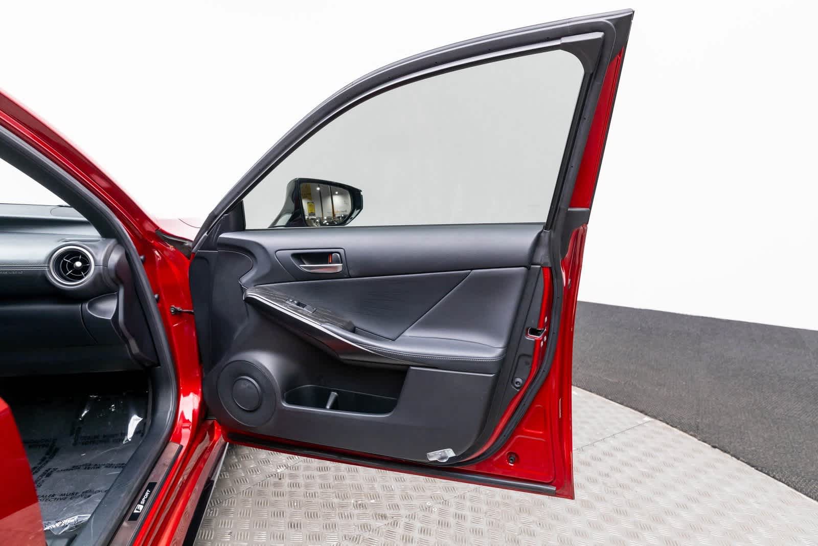 Thumbnail: 2021 Lexus IS - 43