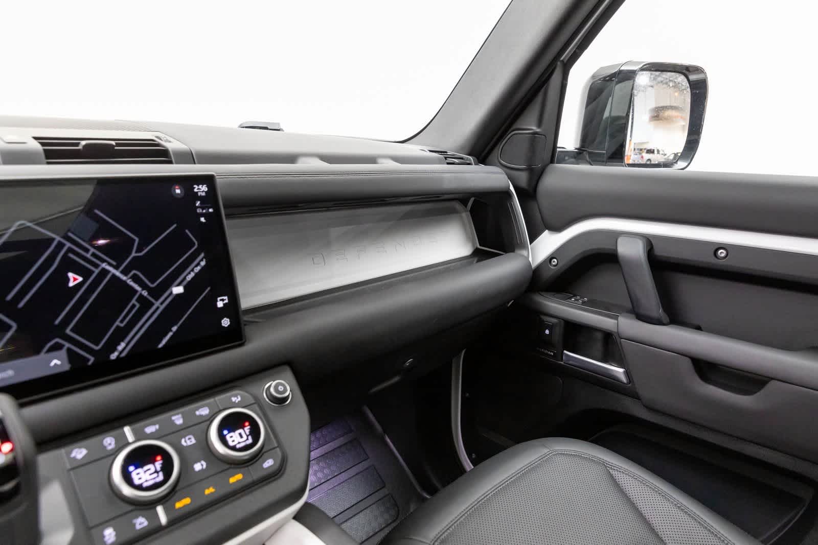 Thumbnail: 2025 Land Rover Defender - 32