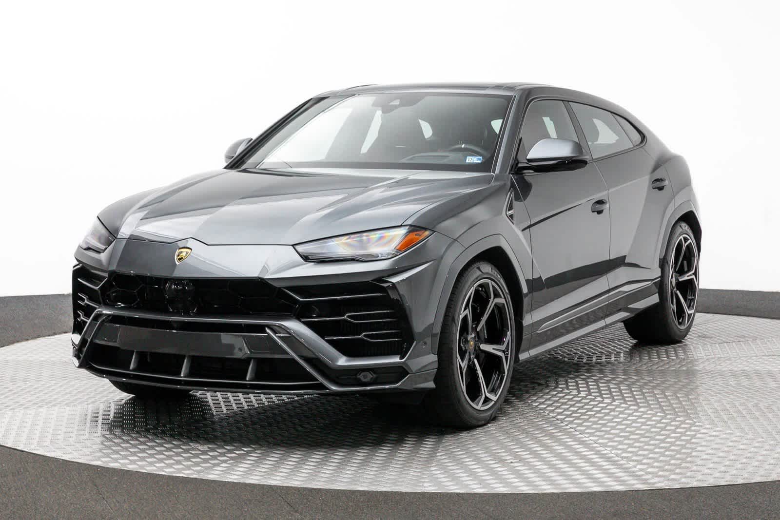 2020 Lamborghini Urus  -
                Sterling, VA