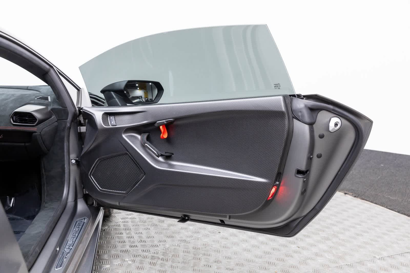 Thumbnail: 2022 Lamborghini Huracan - 36