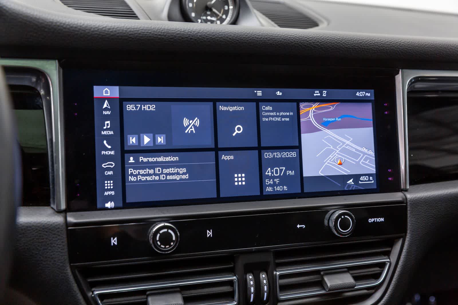 Thumbnail: 2022 Porsche Macan - 15