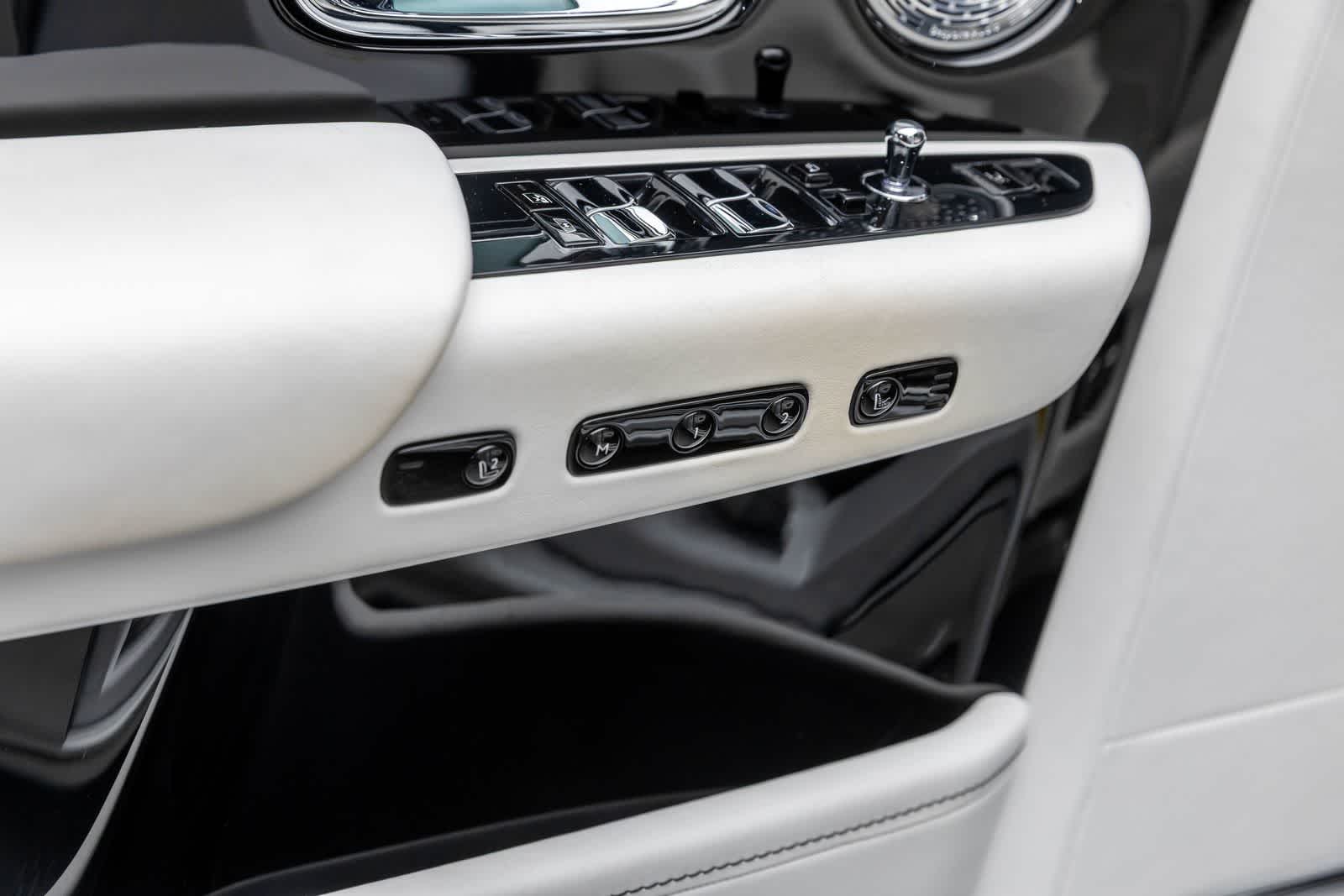 Thumbnail: 2020 Rolls-Royce Phantom - 14