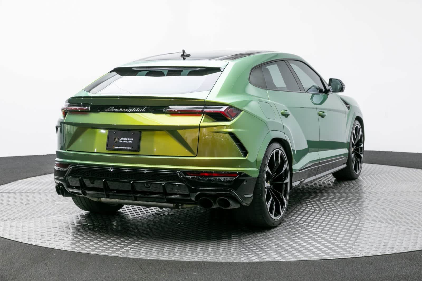 Thumbnail: 2022 Lamborghini Urus - 21