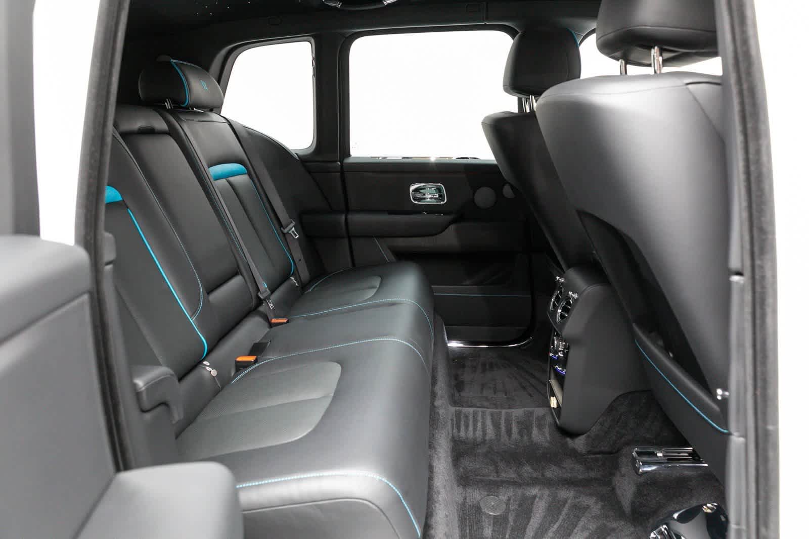 Thumbnail: 2022 Rolls-Royce Cullinan - 46
