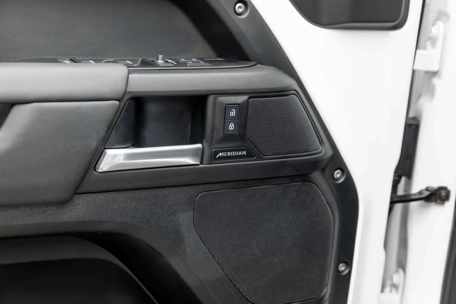 Thumbnail: 2025 Land Rover Defender - 24