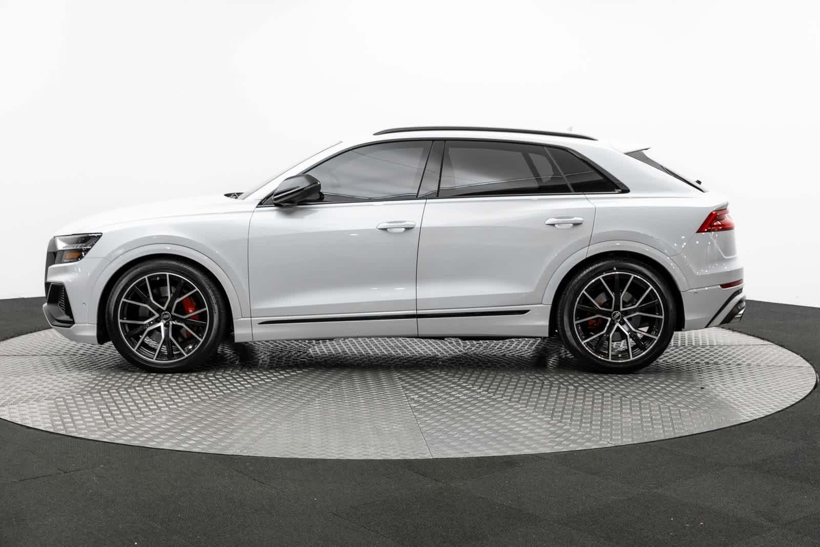 Thumbnail: 2023 Audi SQ8 - 3