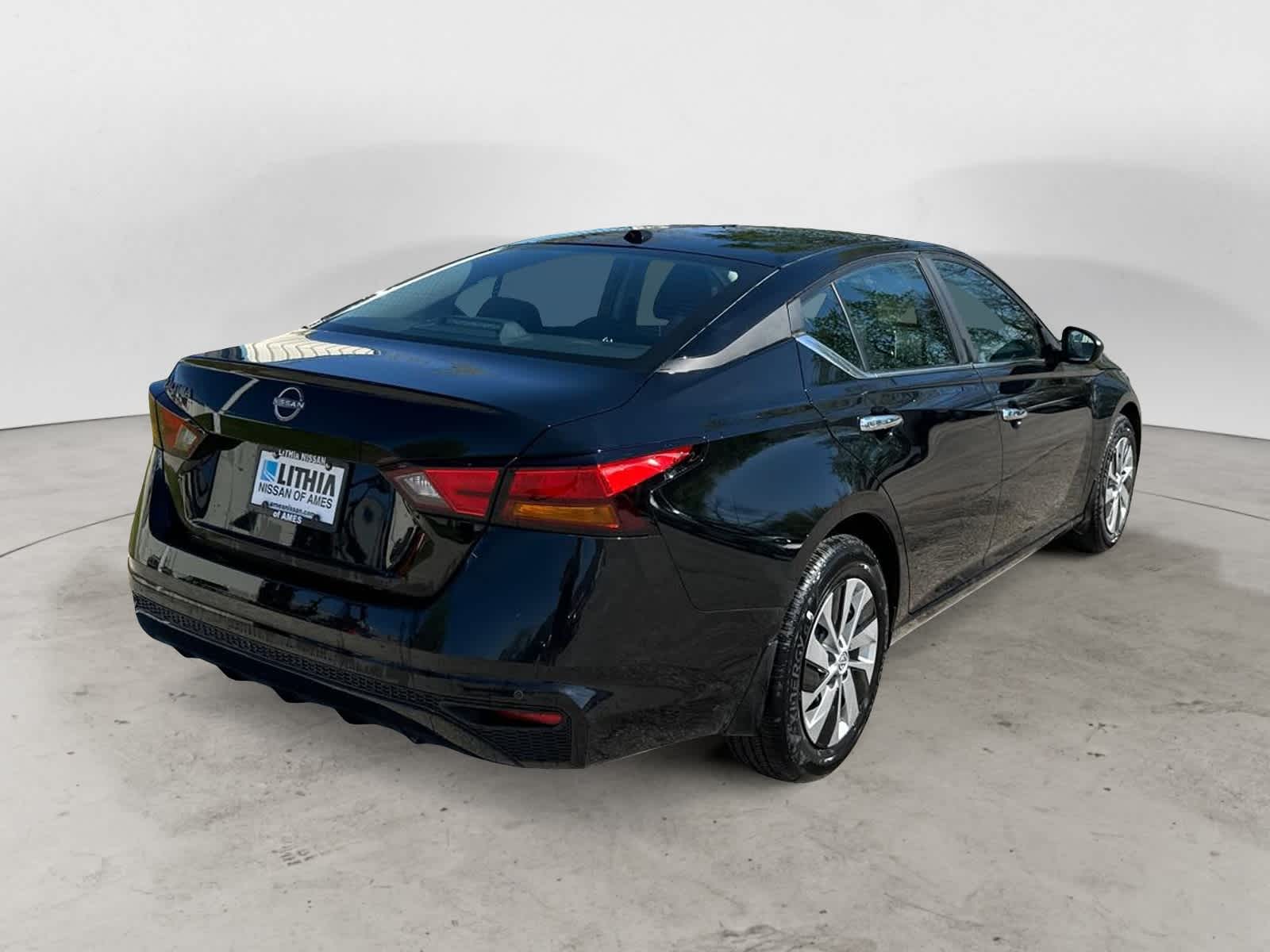 Thumbnail: 2025 Nissan Altima - 3
