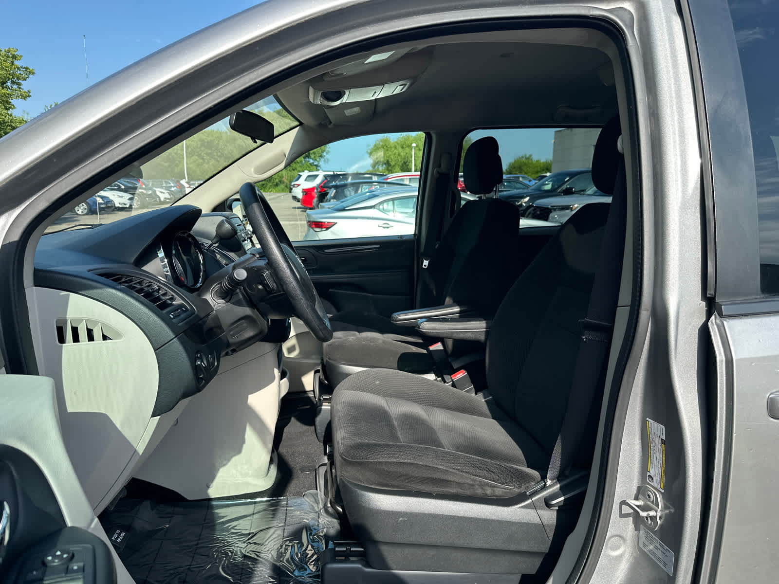 Thumbnail: 2017 Dodge Grand Caravan - 10