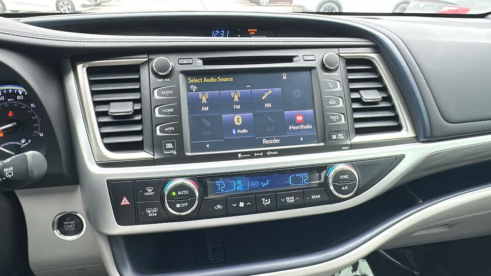 Thumbnail: 2019 Toyota Highlander - 23