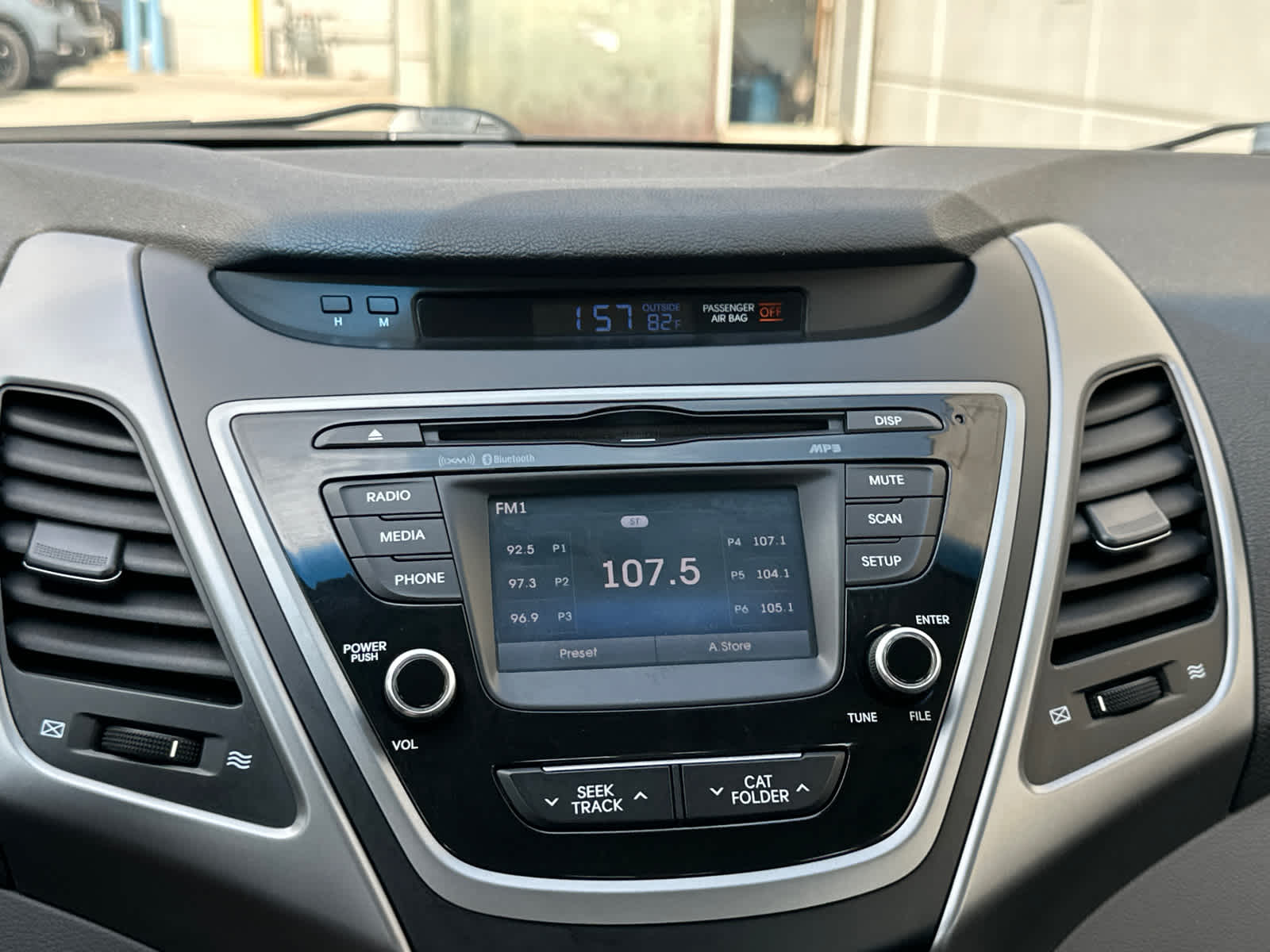 Thumbnail: 2016 Hyundai Elantra - 25