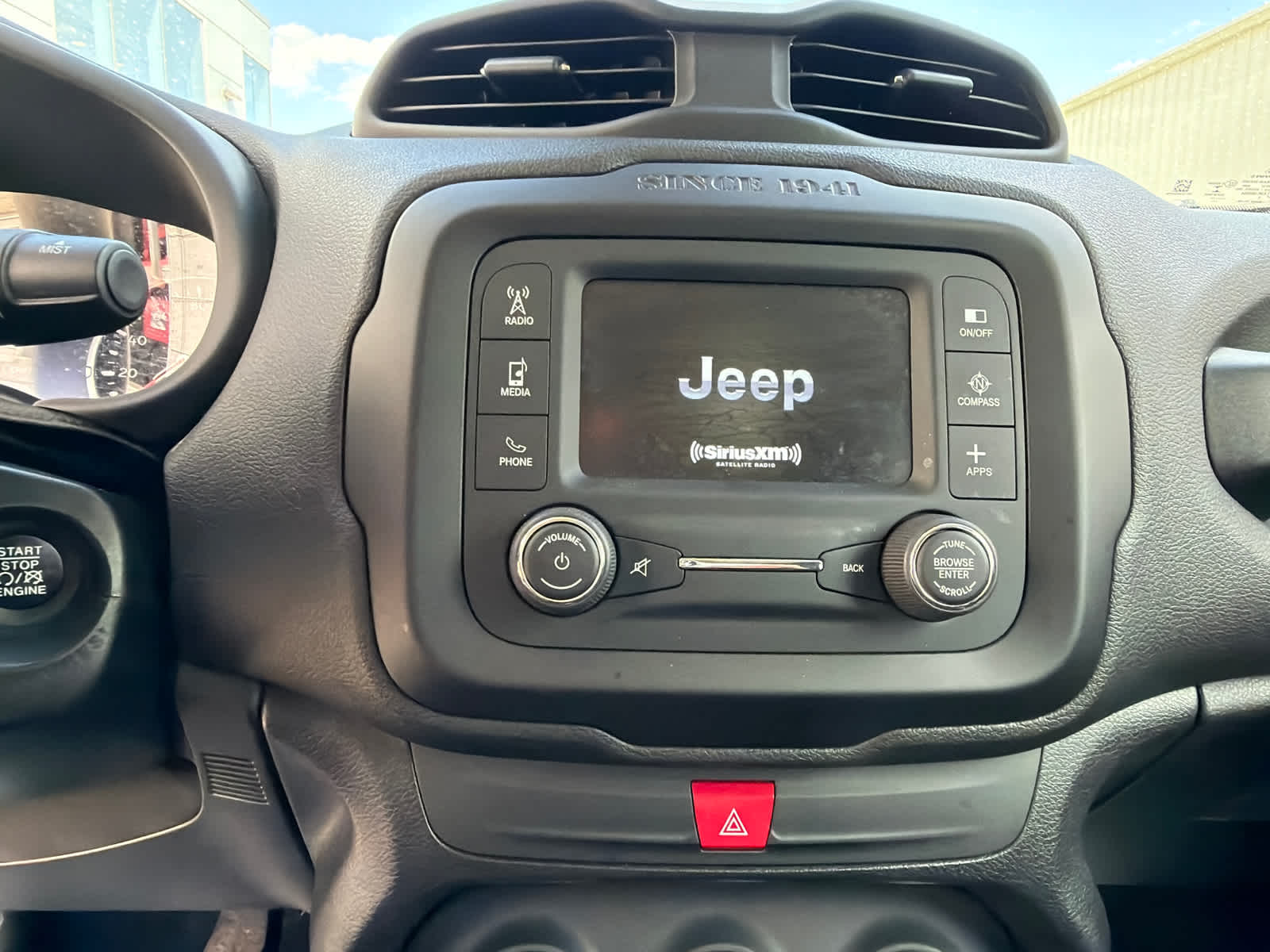 Thumbnail: 2017 Jeep Renegade - 23