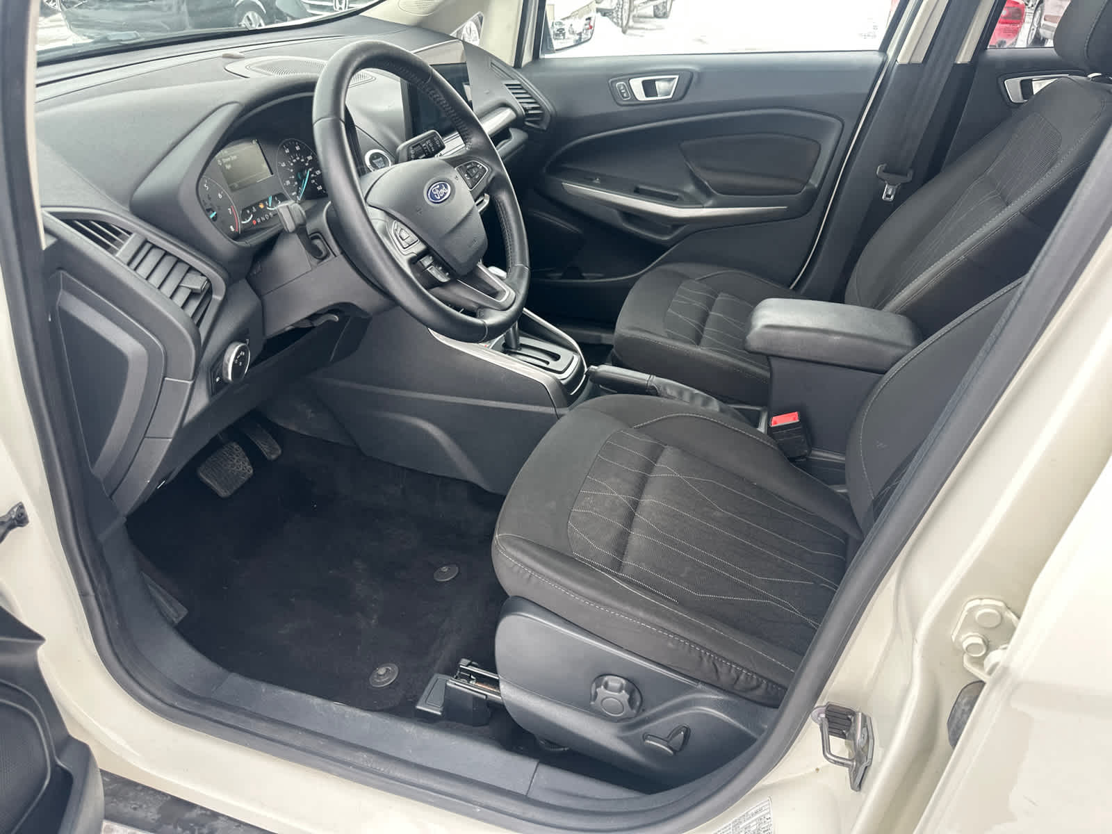 Thumbnail: 2018 Ford EcoSport - 17