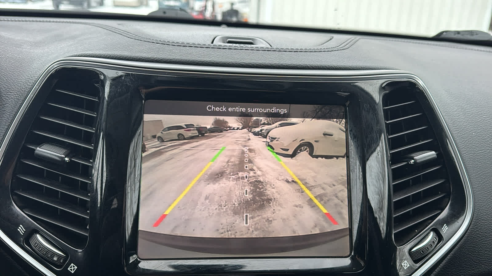 Thumbnail: 2019 Jeep Cherokee - 20