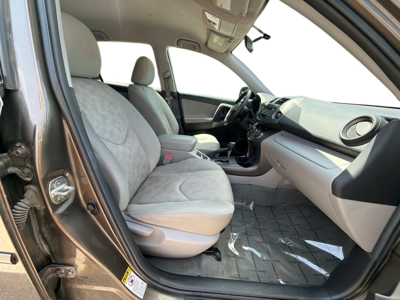 Thumbnail: 2011 Toyota RAV4 - 8