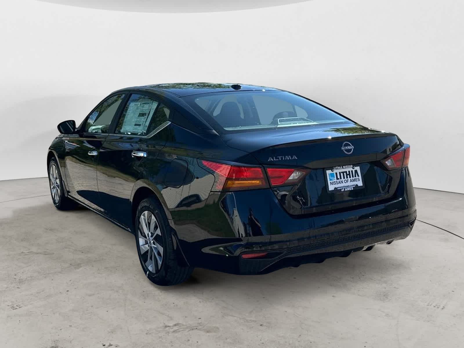 Thumbnail: 2025 Nissan Altima - 2
