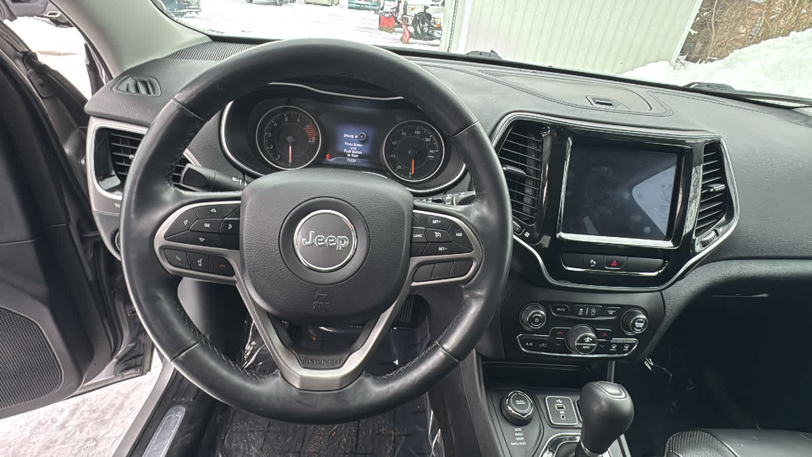 Thumbnail: 2019 Jeep Cherokee - 18