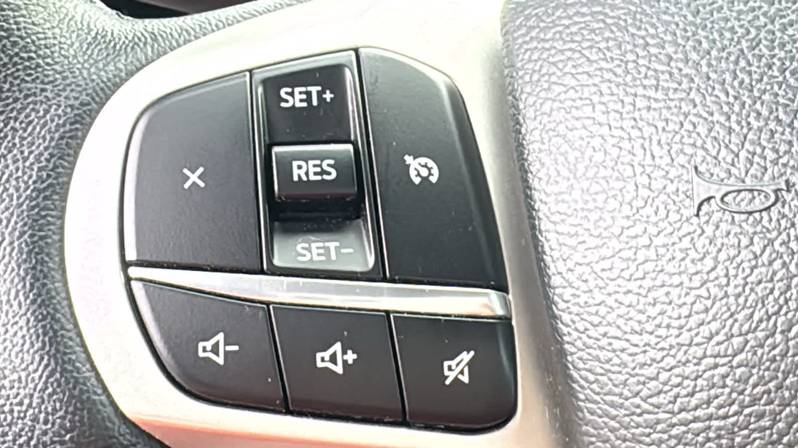 Thumbnail: 2023 Ford Explorer - 24