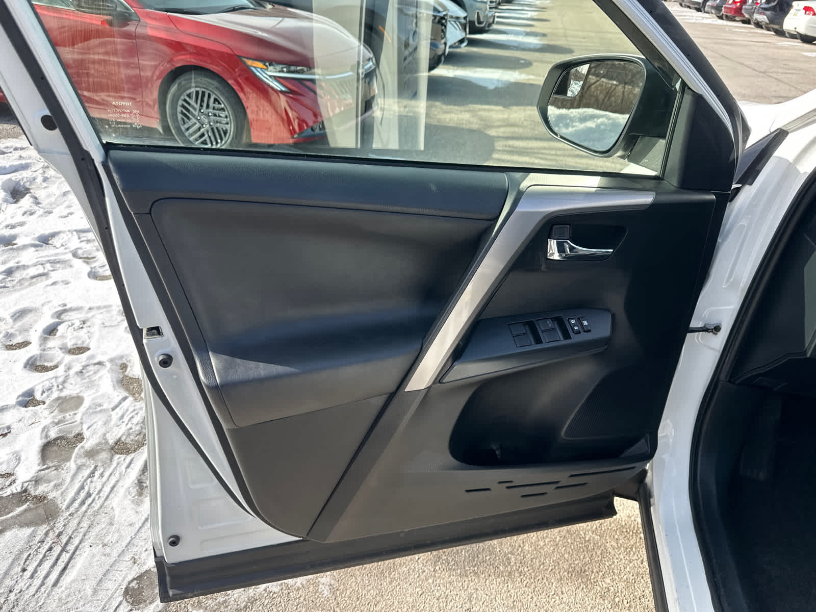 Thumbnail: 2017 Toyota RAV4 - 13