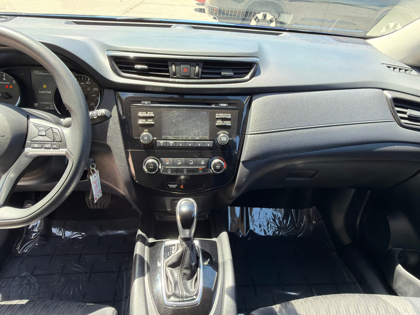 Thumbnail: 2017 Nissan Rogue - 24