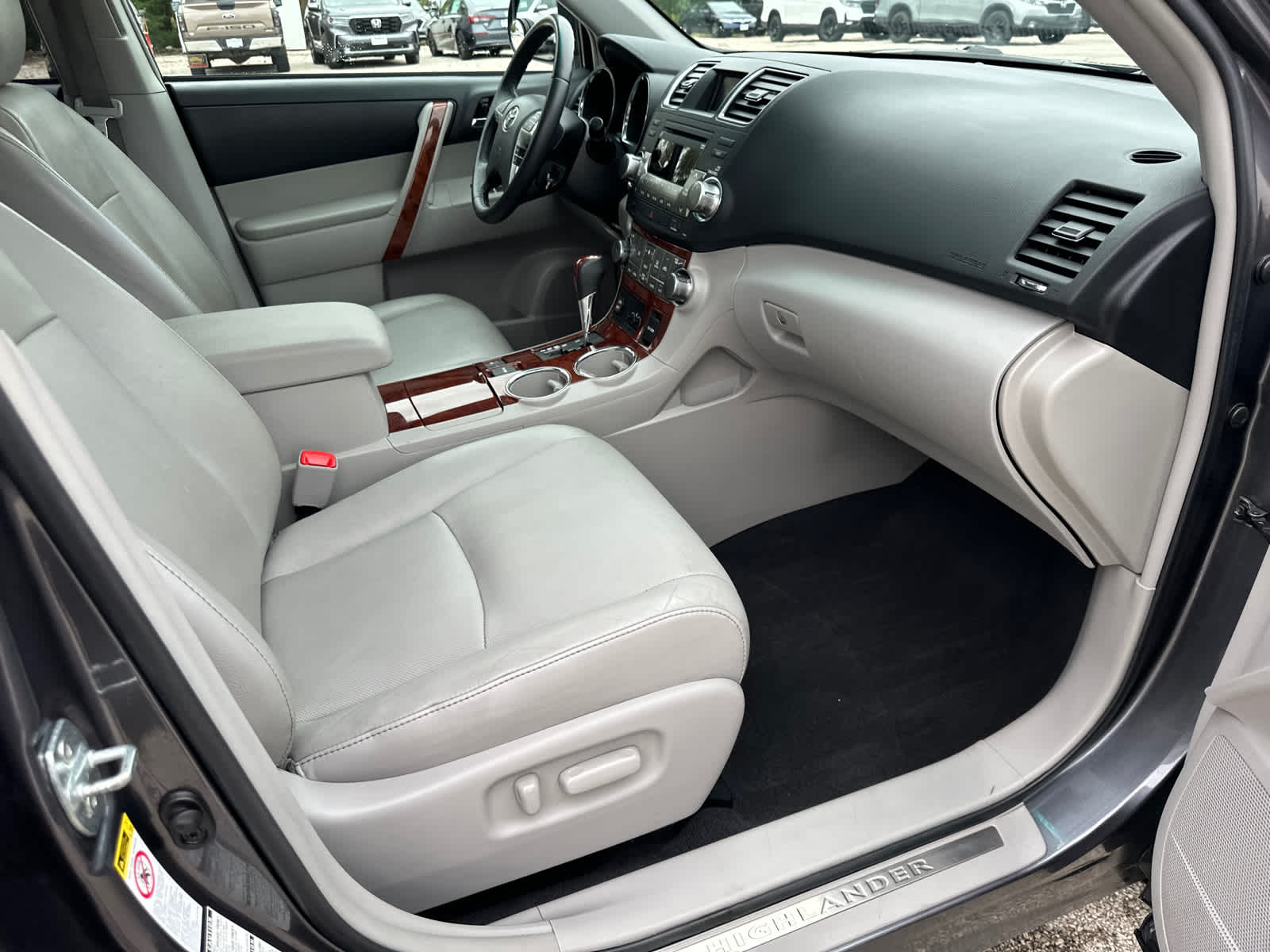 Thumbnail: 2012 Toyota Highlander - 10