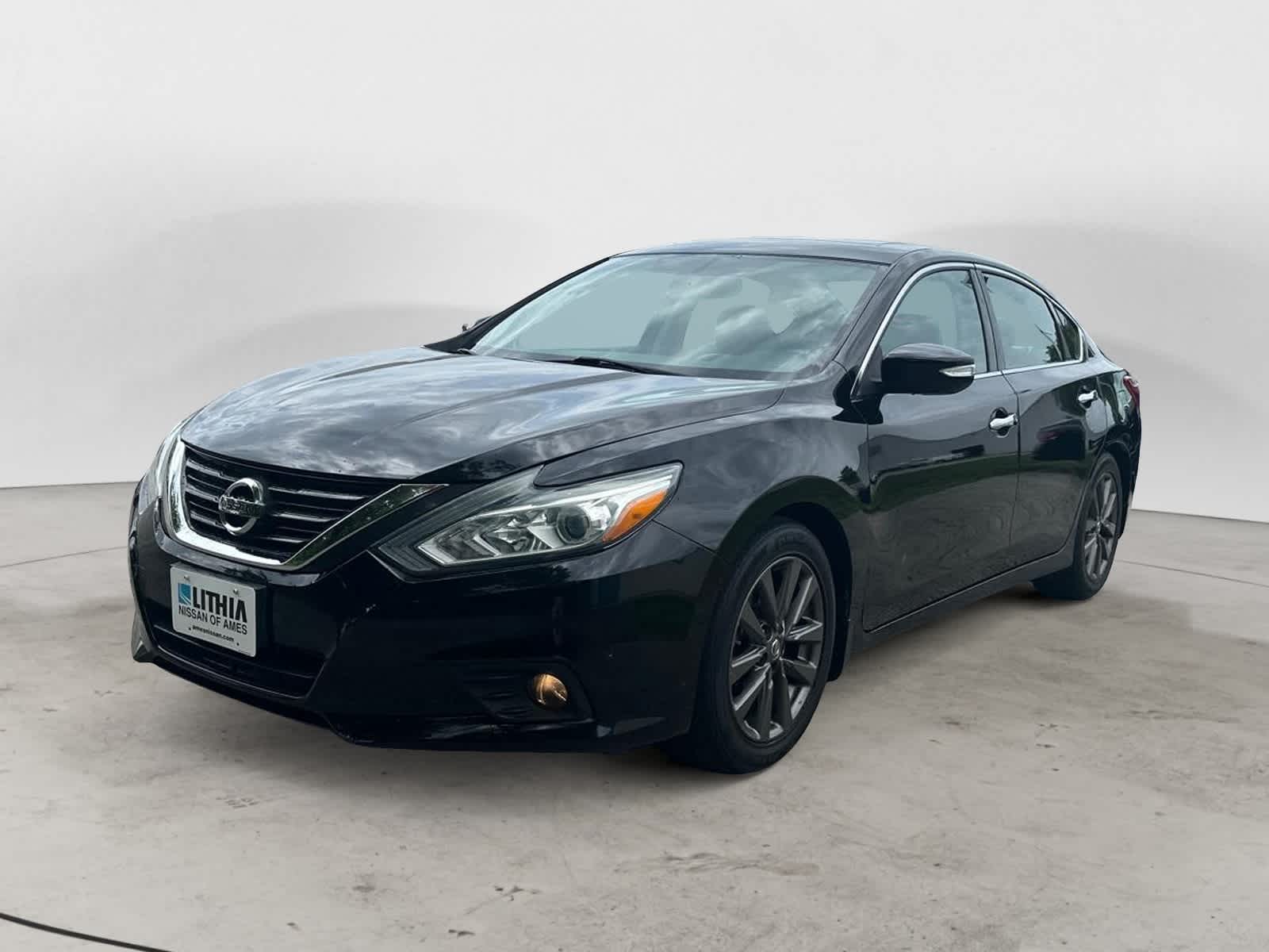 Thumbnail: 2016 Nissan Altima - 1