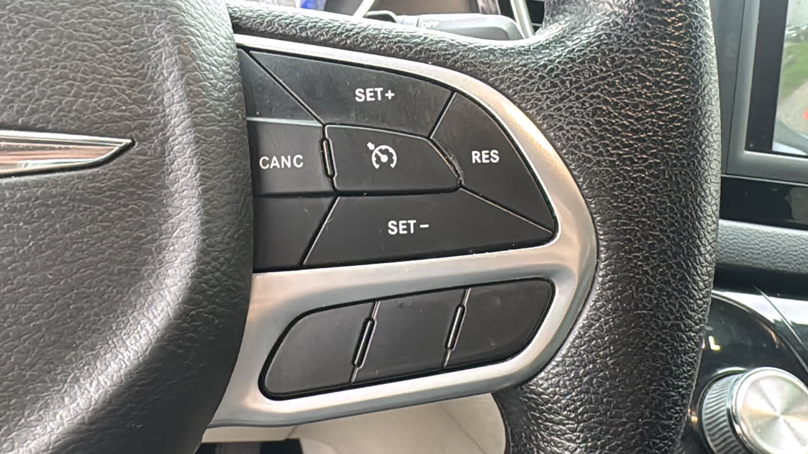 Thumbnail: 2021 Chrysler Voyager - 23