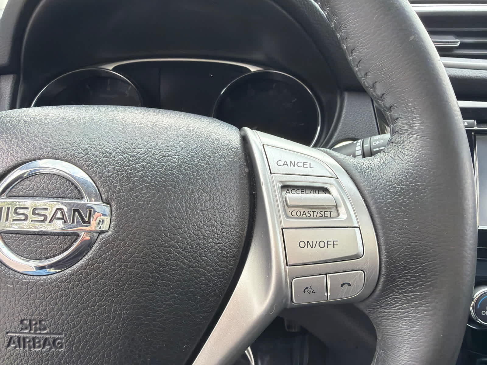 Thumbnail: 2015 Nissan Rogue - 22