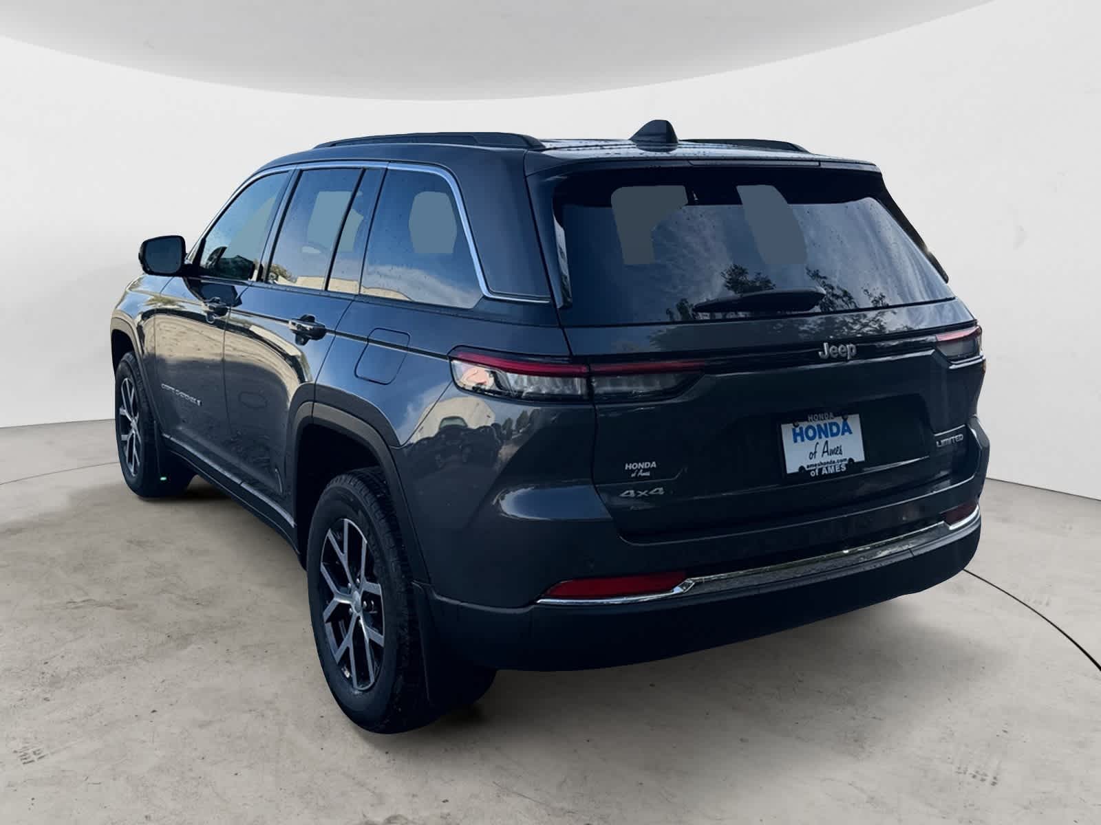 Thumbnail: 2025 Jeep Grand Cherokee - 3