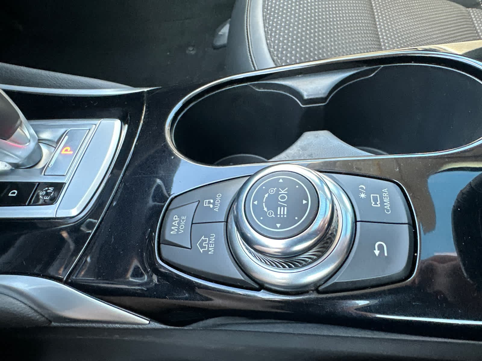 Thumbnail: 2019 INFINITI QX30 - 32