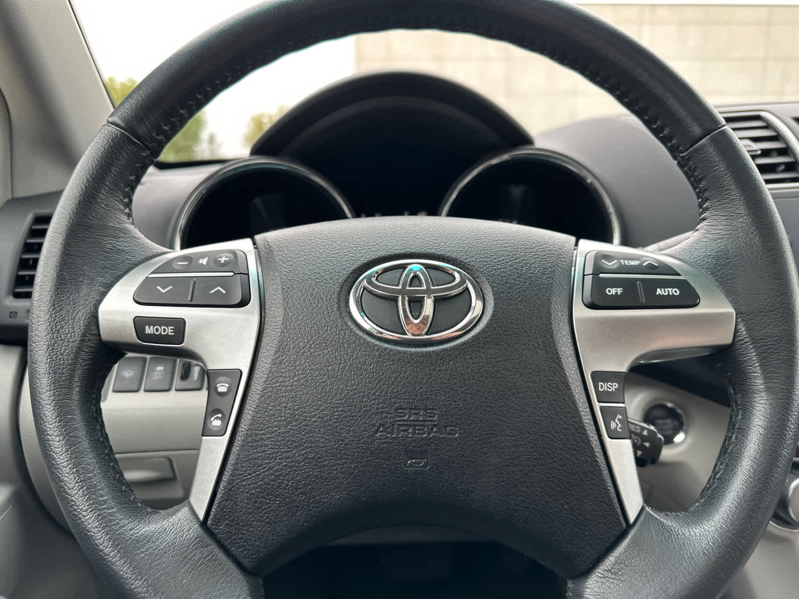 Thumbnail: 2012 Toyota Highlander - 23