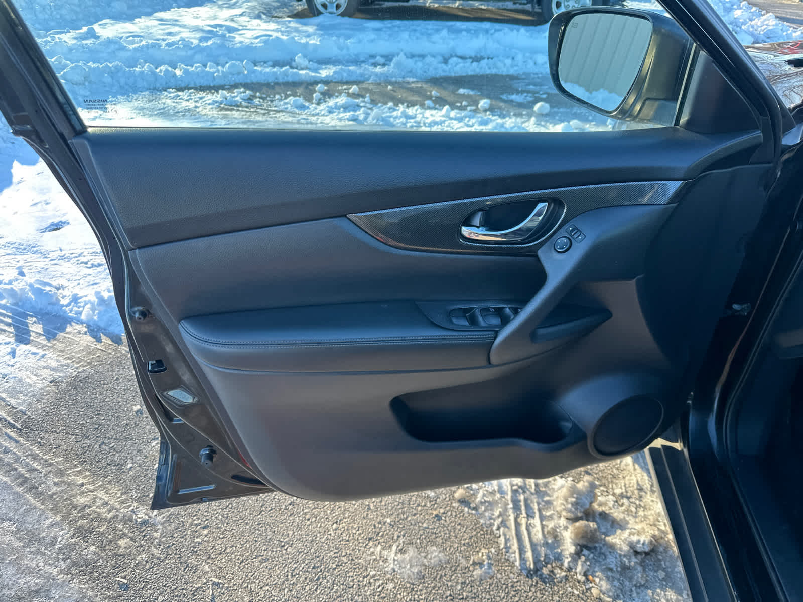 Thumbnail: 2016 Nissan Rogue - 14