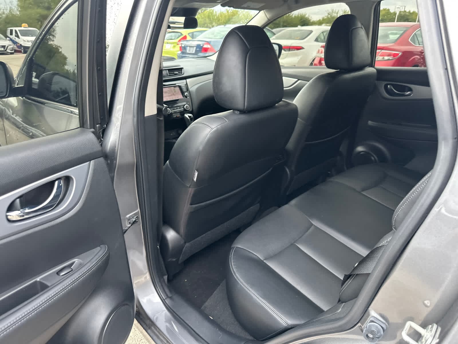 Thumbnail: 2020 Nissan Rogue Sport - 12