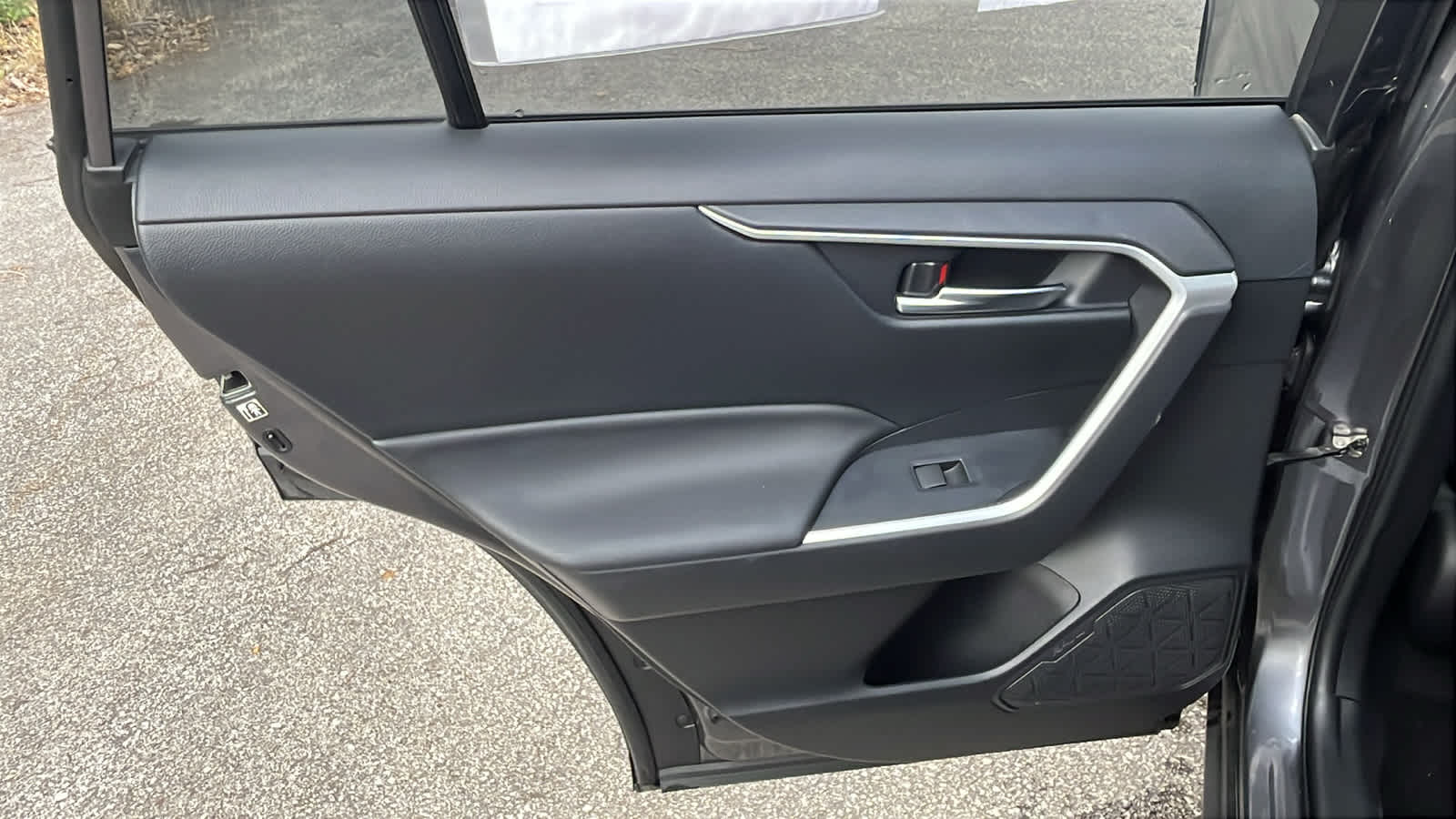 Thumbnail: 2019 Toyota RAV4 - 12