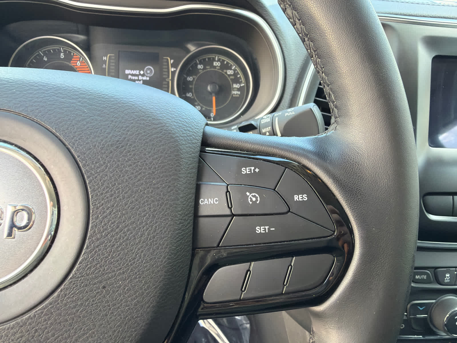 Thumbnail: 2020 Jeep Cherokee - 20