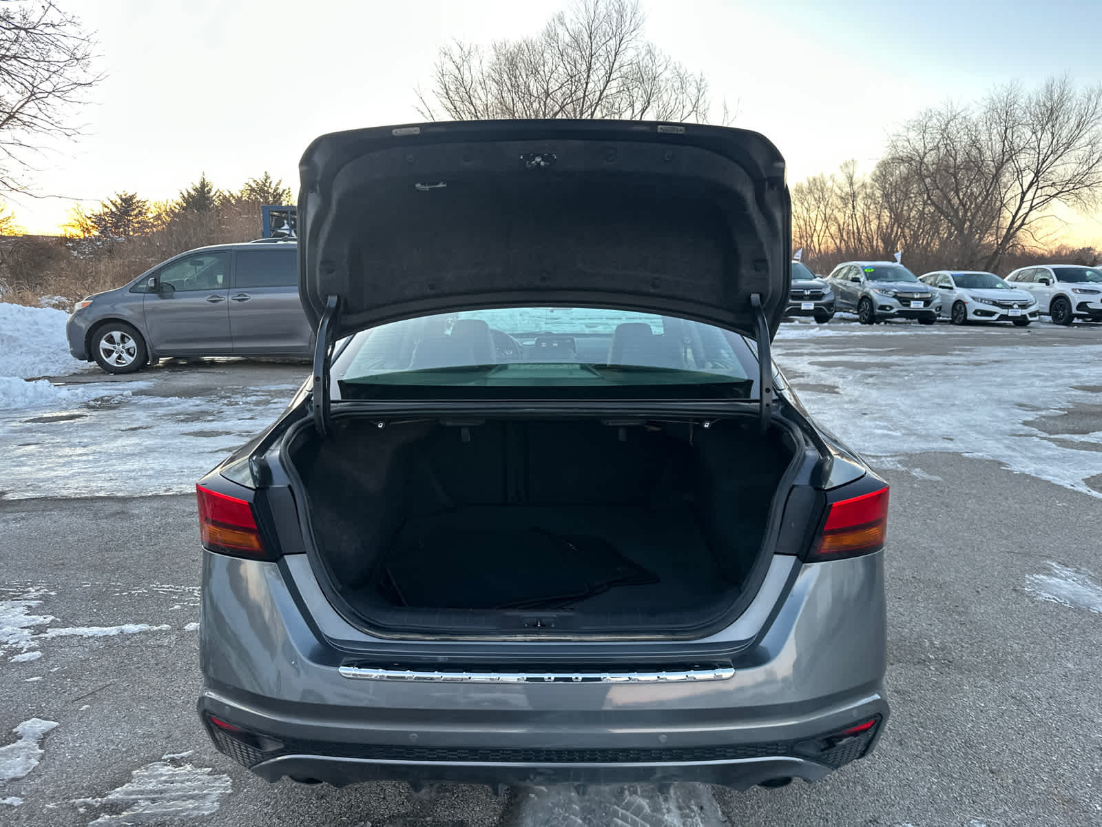 Thumbnail: 2022 Nissan Altima - 9