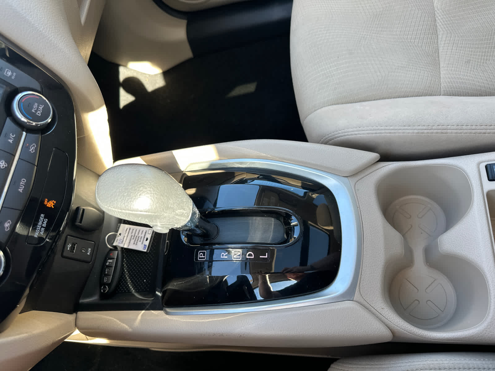Thumbnail: 2016 Nissan Rogue - 22