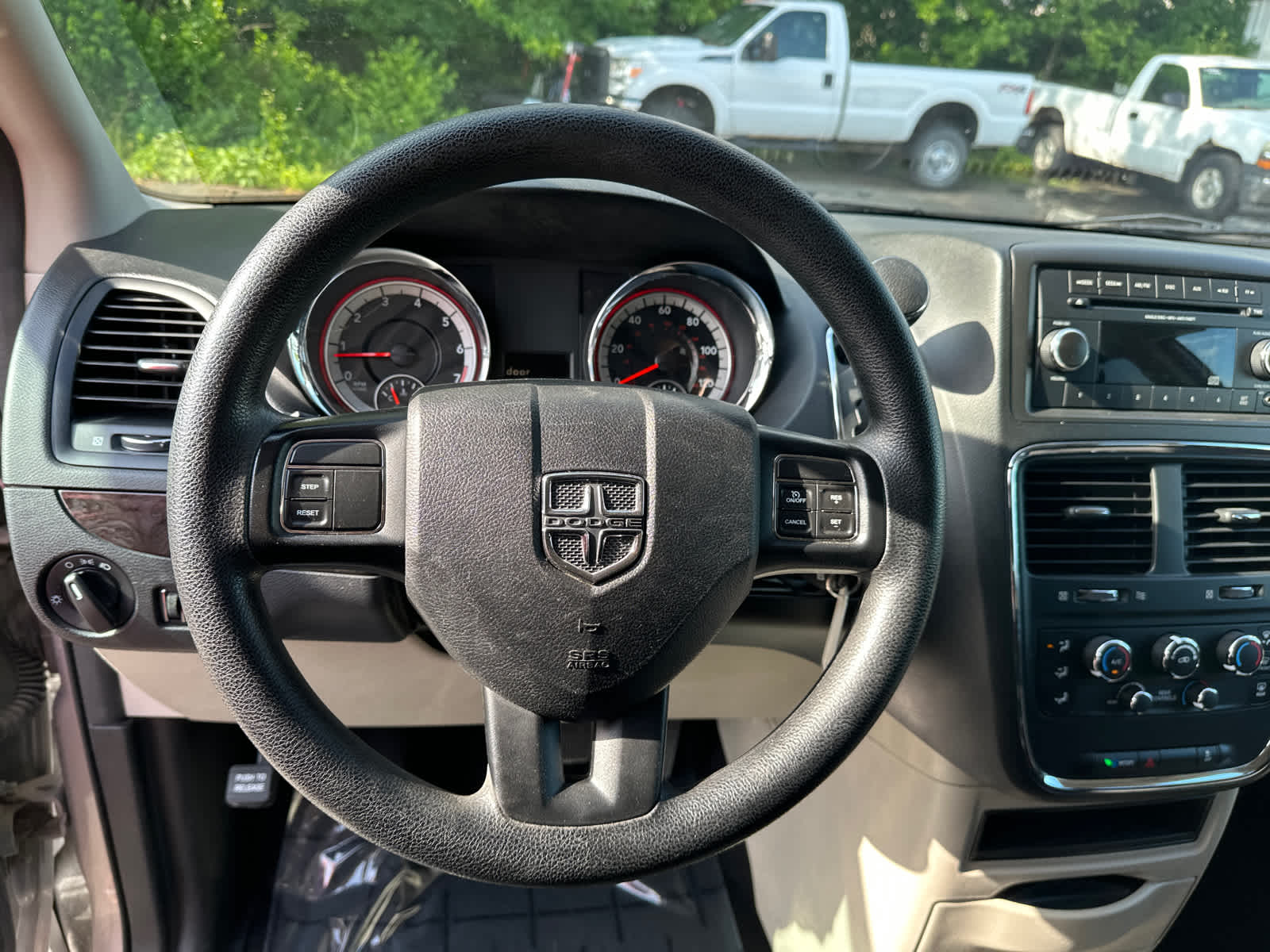 Thumbnail: 2017 Dodge Grand Caravan - 12