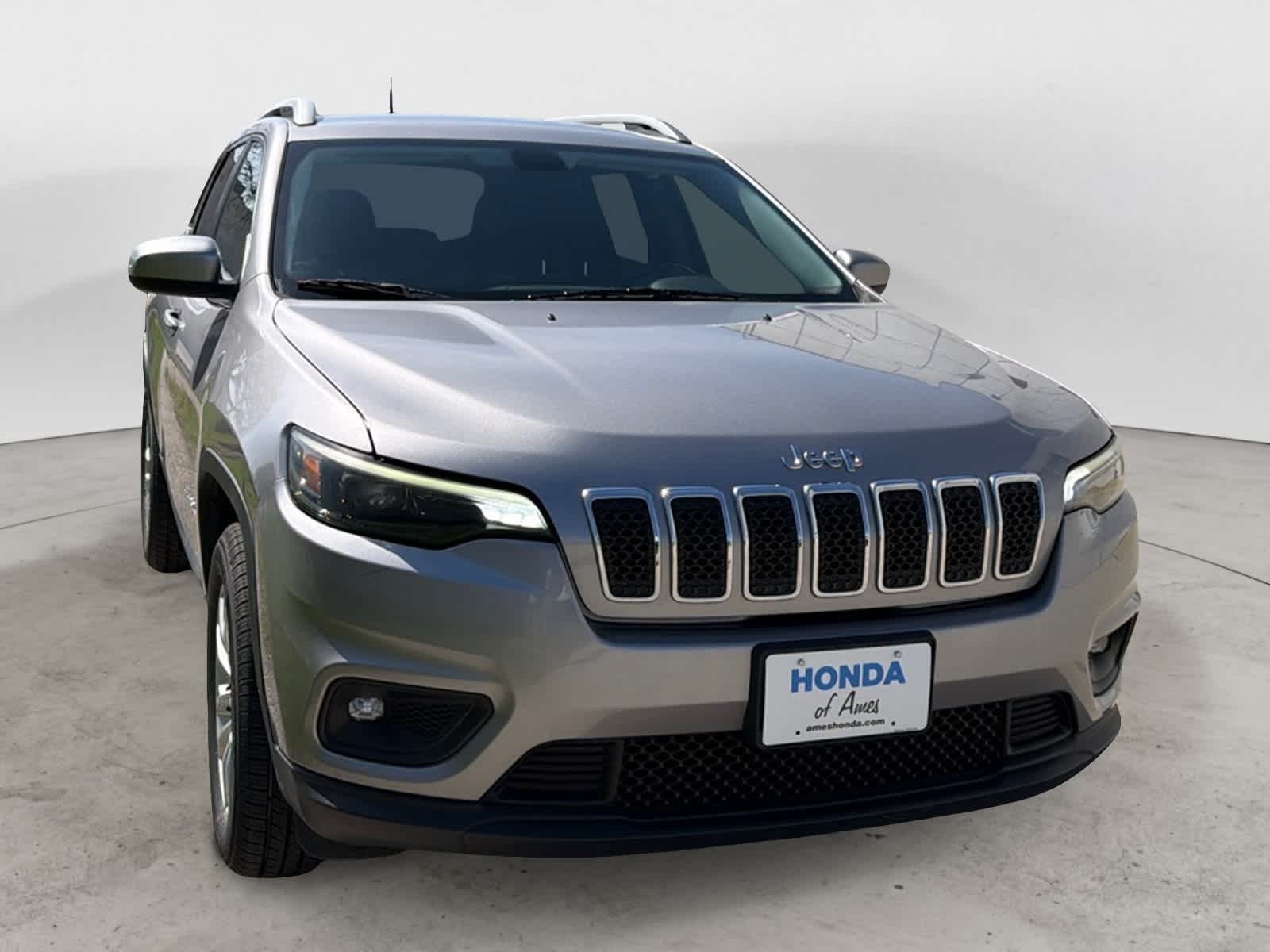 Thumbnail: 2019 Jeep Cherokee - 6