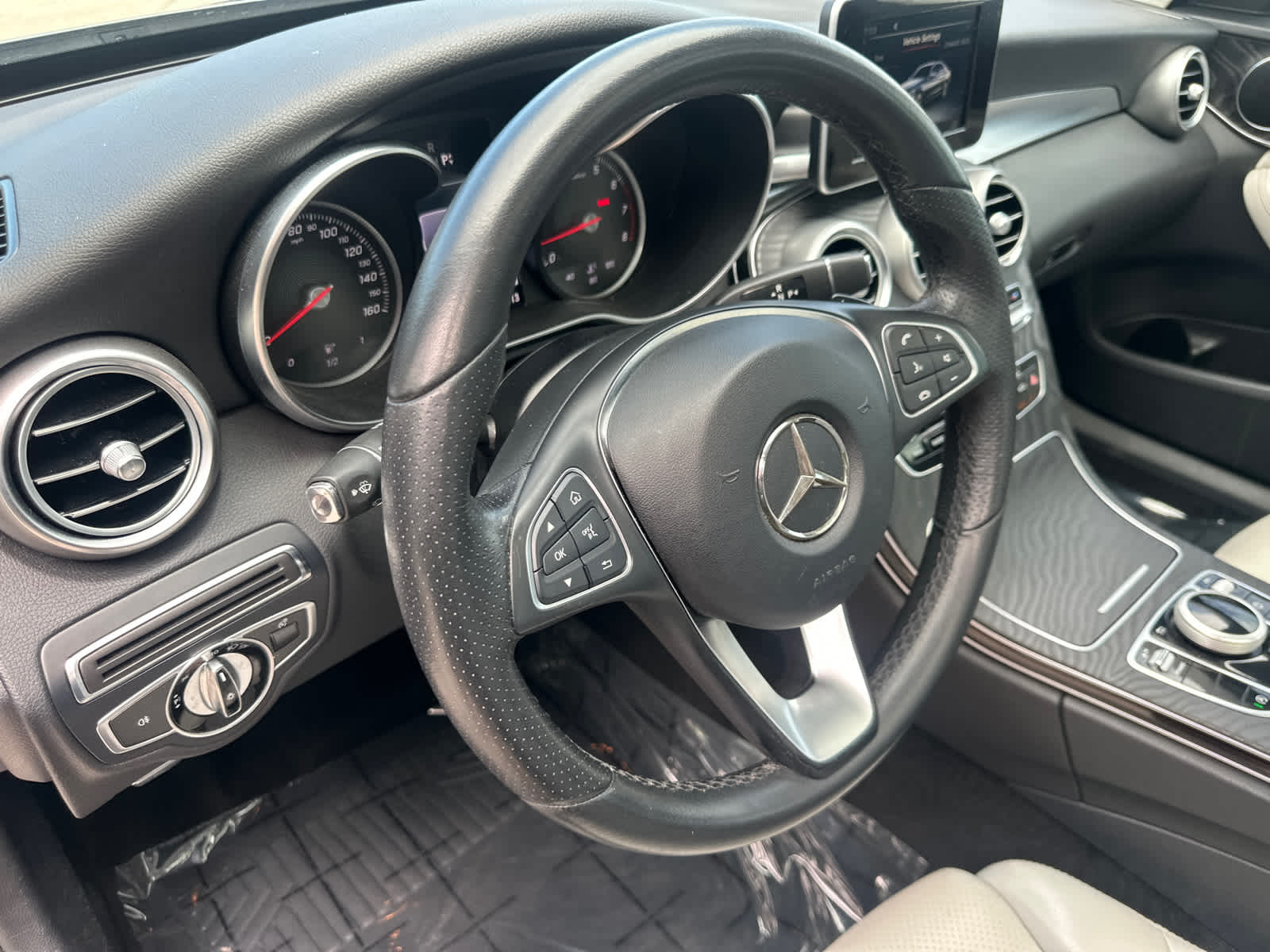 Thumbnail: 2017 Mercedes-Benz C-Class - 16