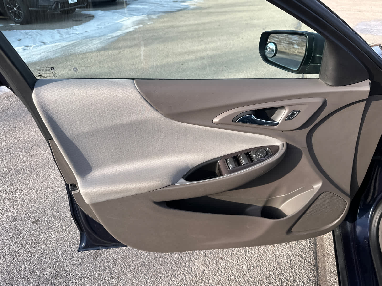 Thumbnail: 2016 Chevrolet Malibu - 13