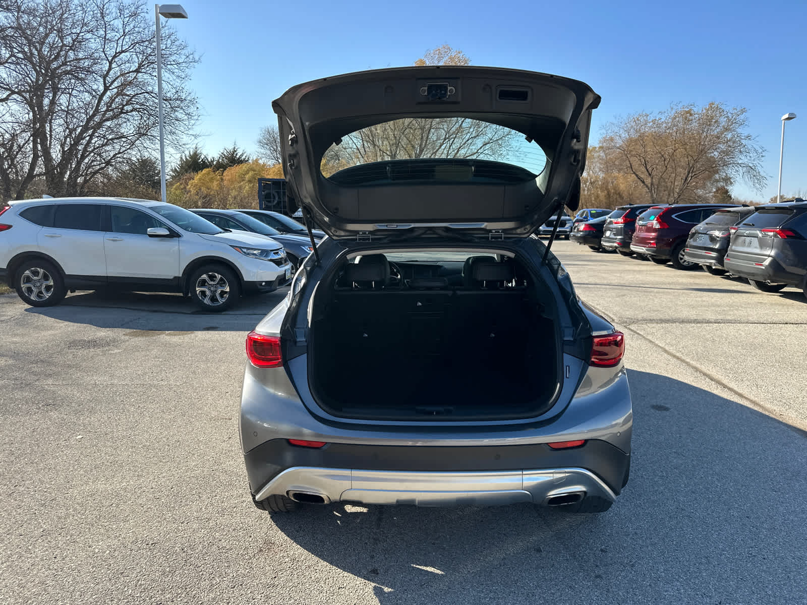 Thumbnail: 2019 INFINITI QX30 - 12