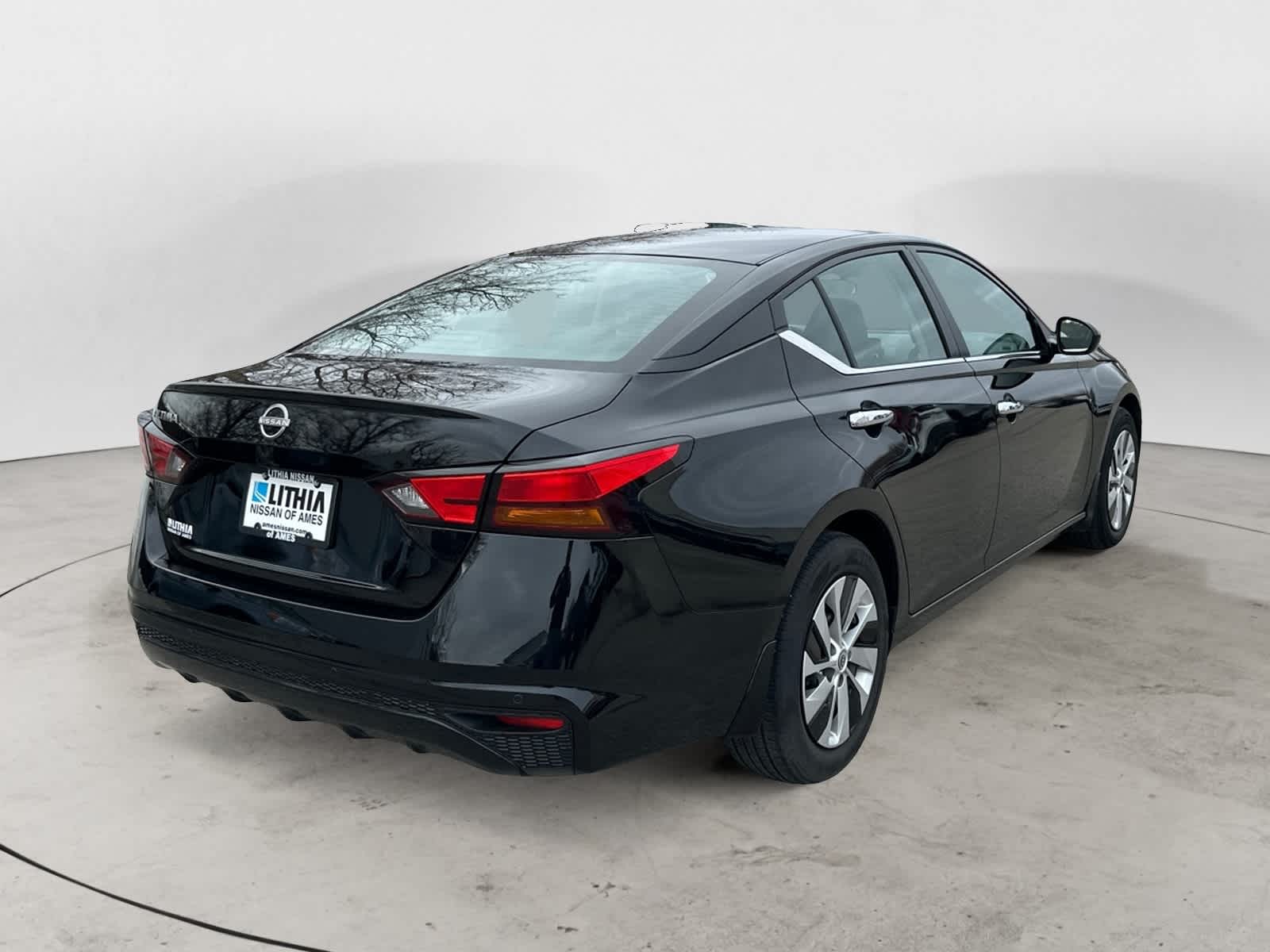 Thumbnail: 2023 Nissan Altima - 3