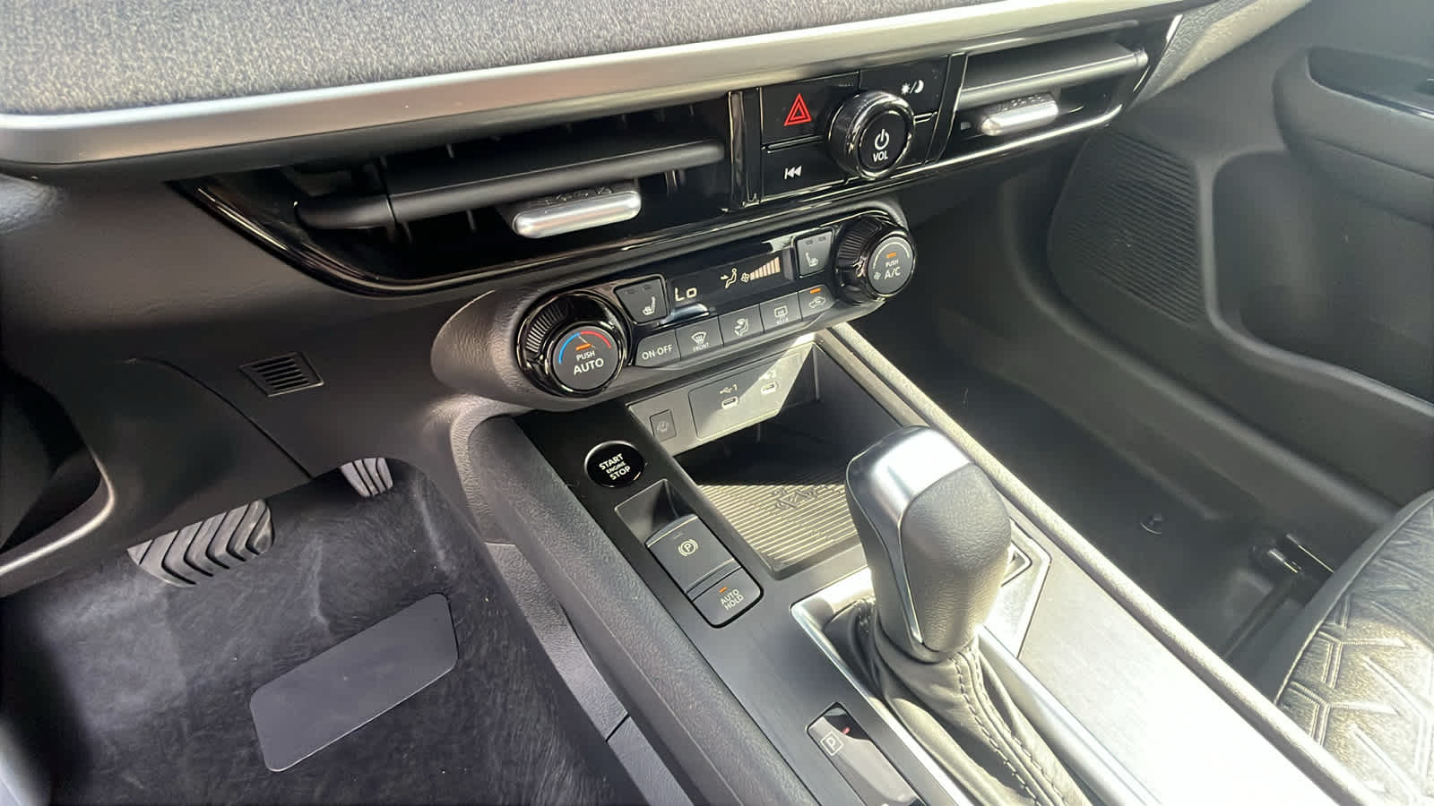 Thumbnail: 2026 Nissan Kicks - 22