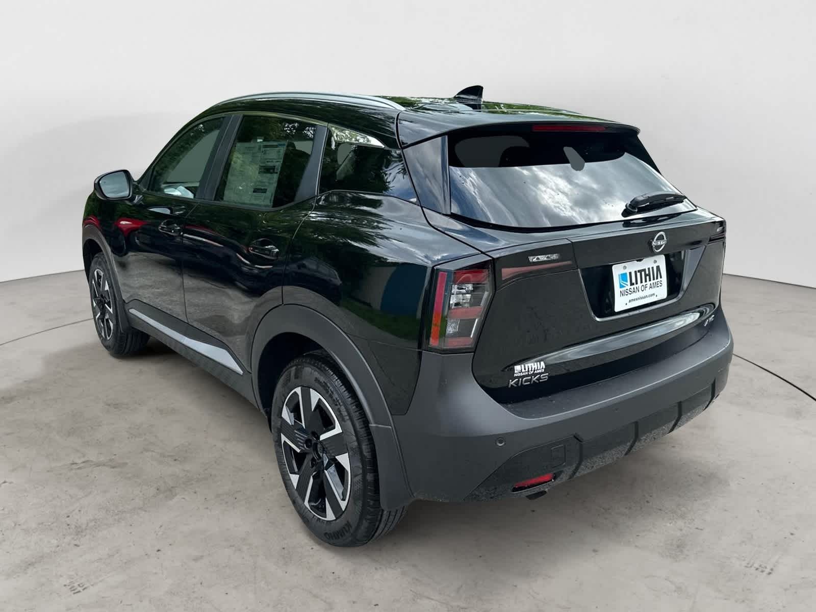 Thumbnail: 2025 Nissan Kicks - 2
