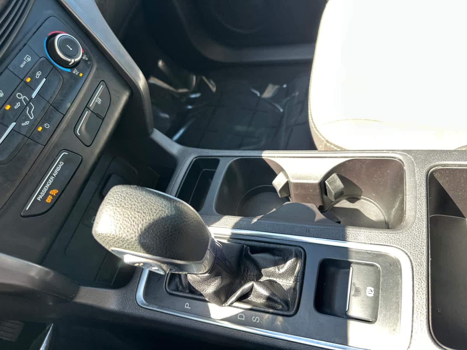 Thumbnail: 2019 Ford Escape - 24