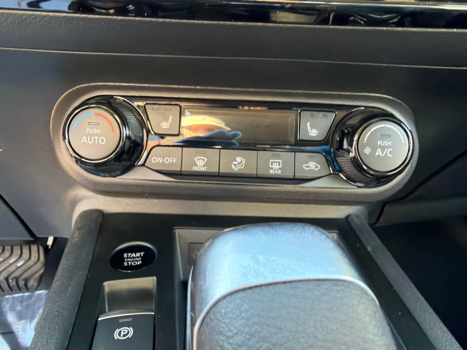 Thumbnail: 2026 Nissan Kicks - 24