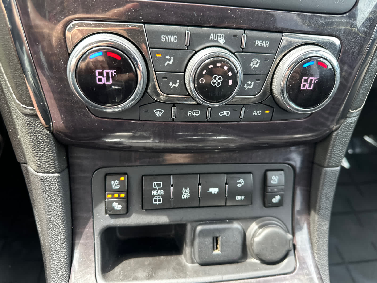Thumbnail: 2015 Buick Enclave - 26