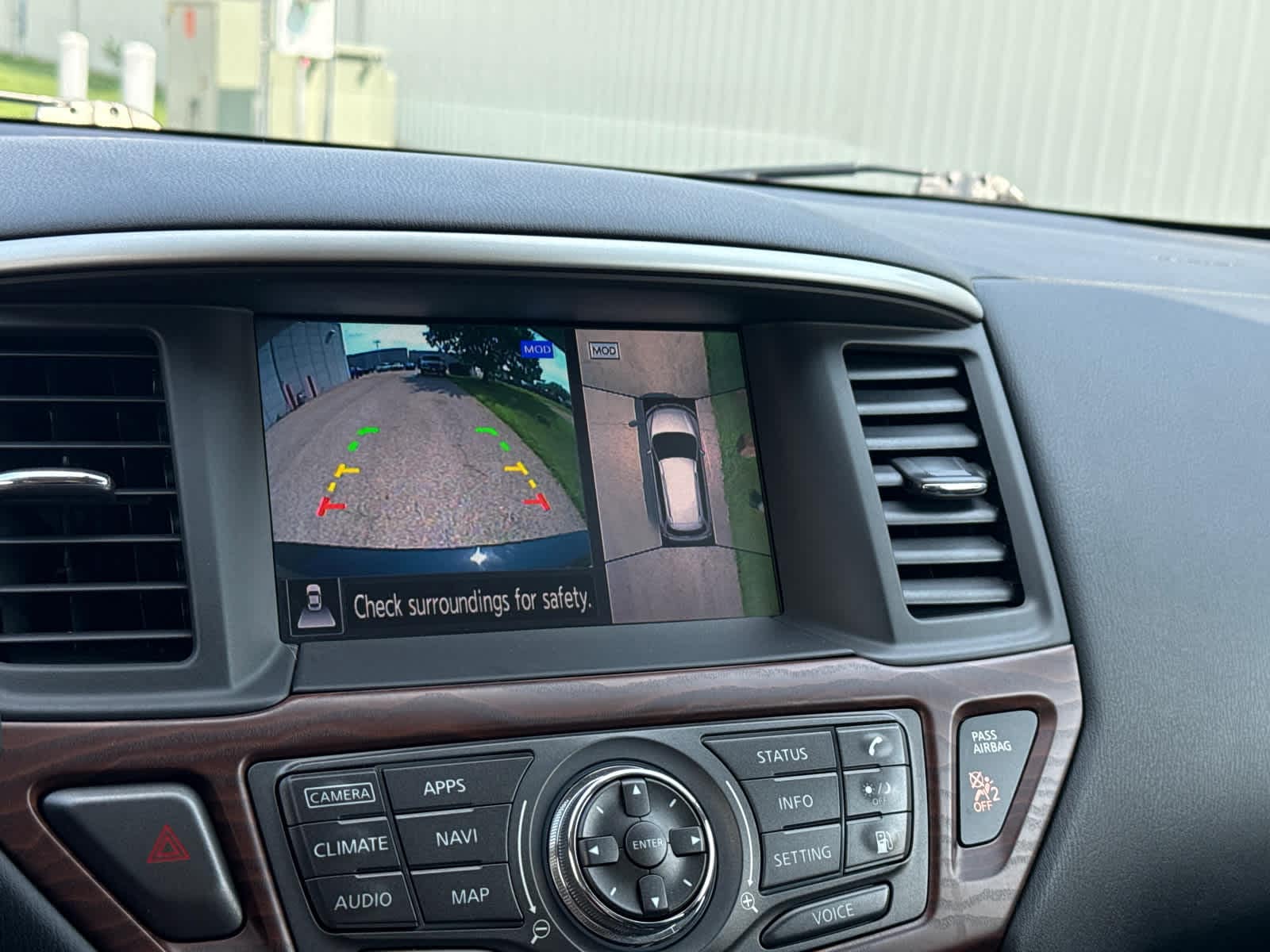 Thumbnail: 2020 Nissan Pathfinder - 18