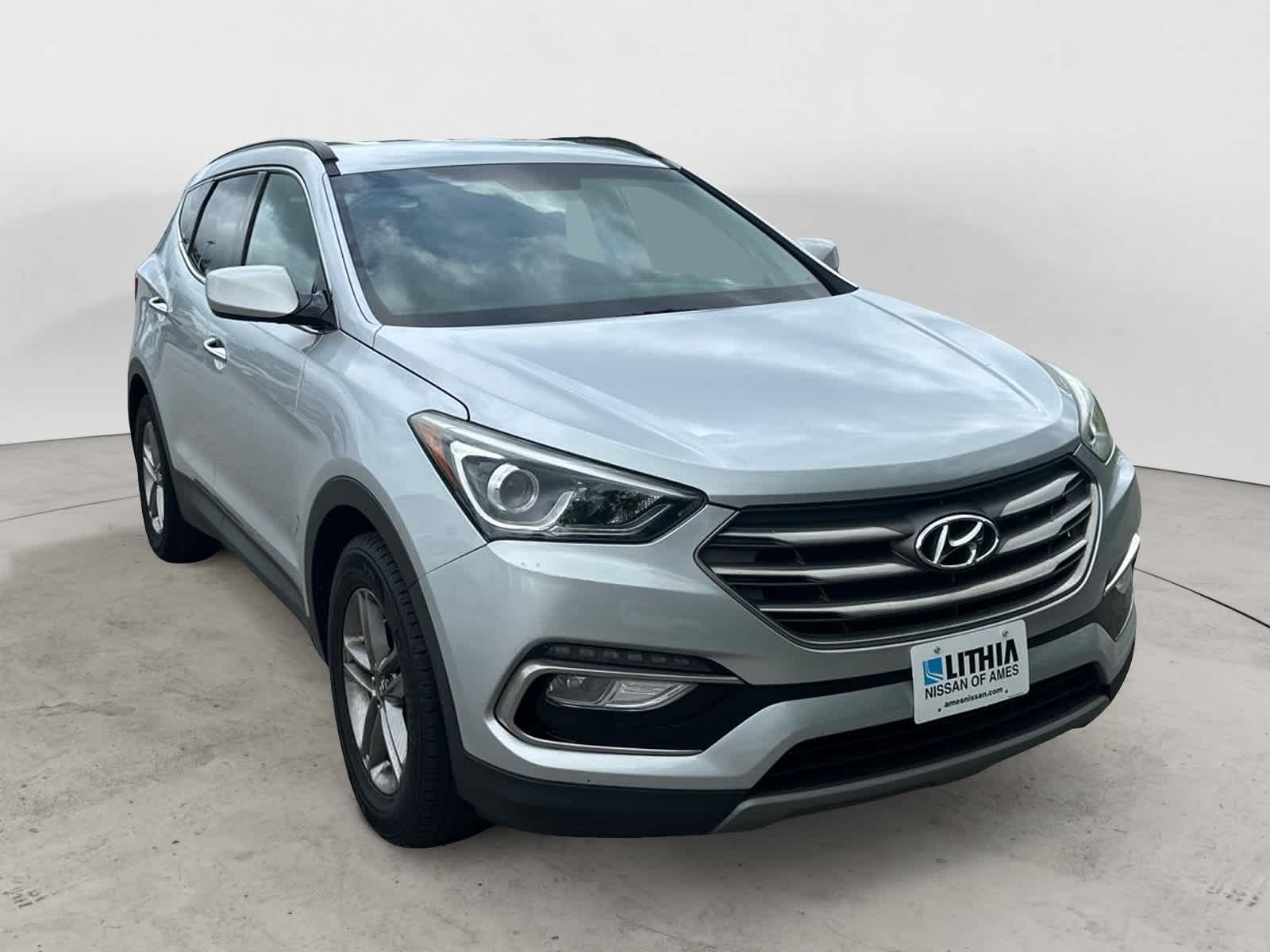 Thumbnail: 2017 Hyundai Santa Fe - 4